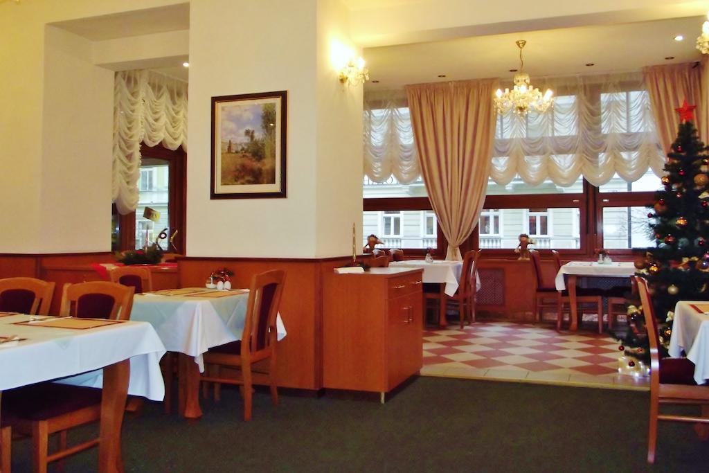 Hotel Modena Karlovy Vary Esterno foto